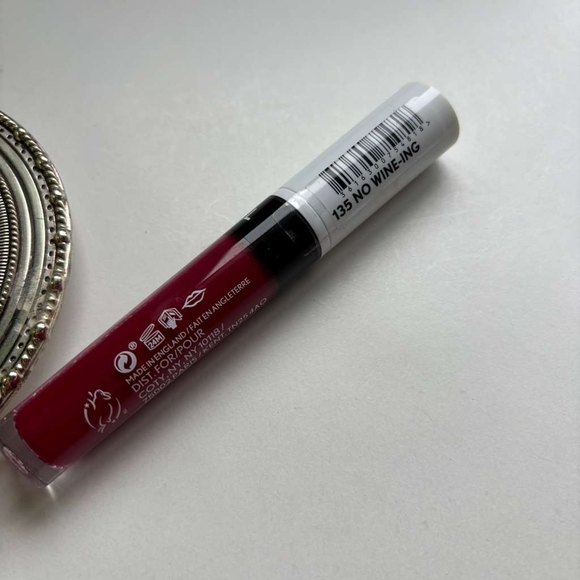 COVERGIRL Outlast Ultimate Liquid Lipstick - 135 No Wine-Ing - Picture 2 of 2